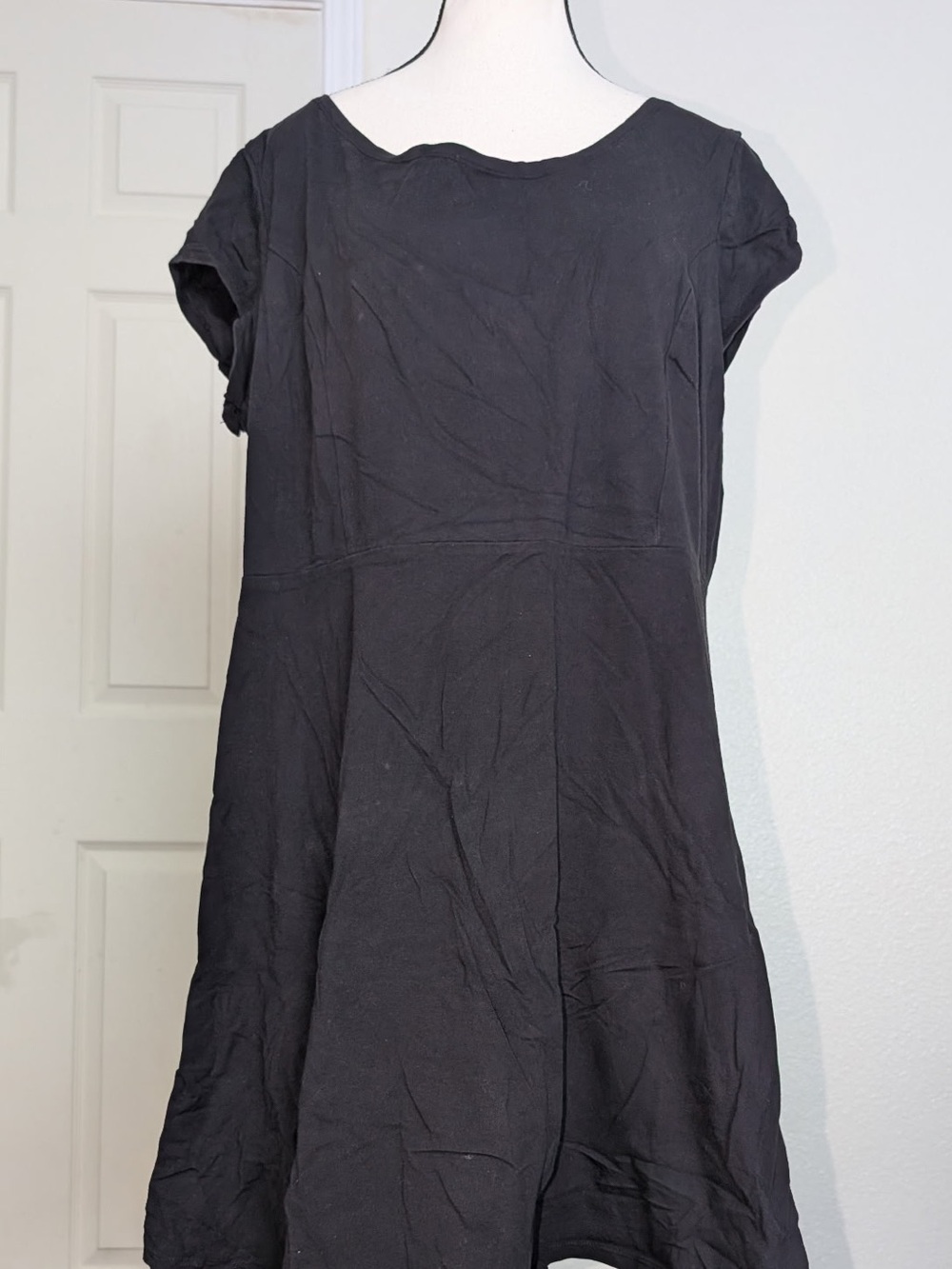 Black Short-Sleeve Mini Dress - Feminine A-Line Silhouette